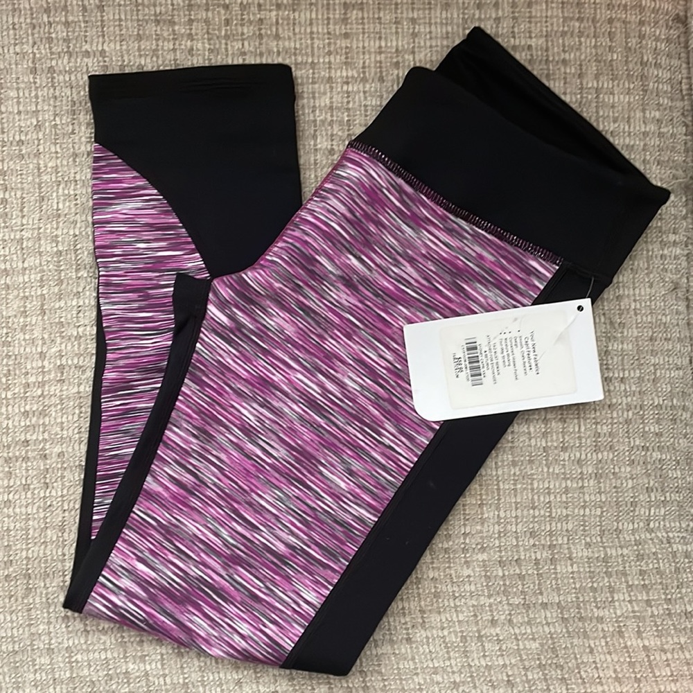 Fabletics Capris - Picture 4 of 4